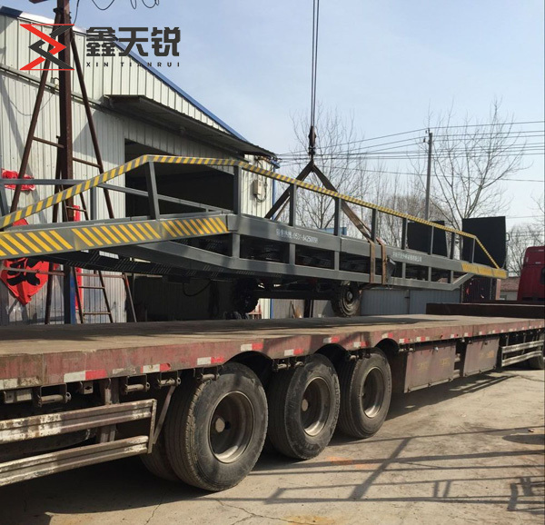 深圳移动式登车桥装车发货